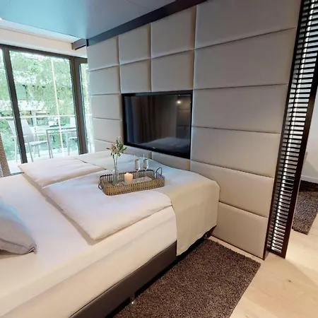 Apartment White Pearl 2.10